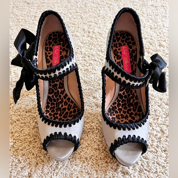 Bestsey Johnson Pumps. Size 8M - Picture 5 of 8